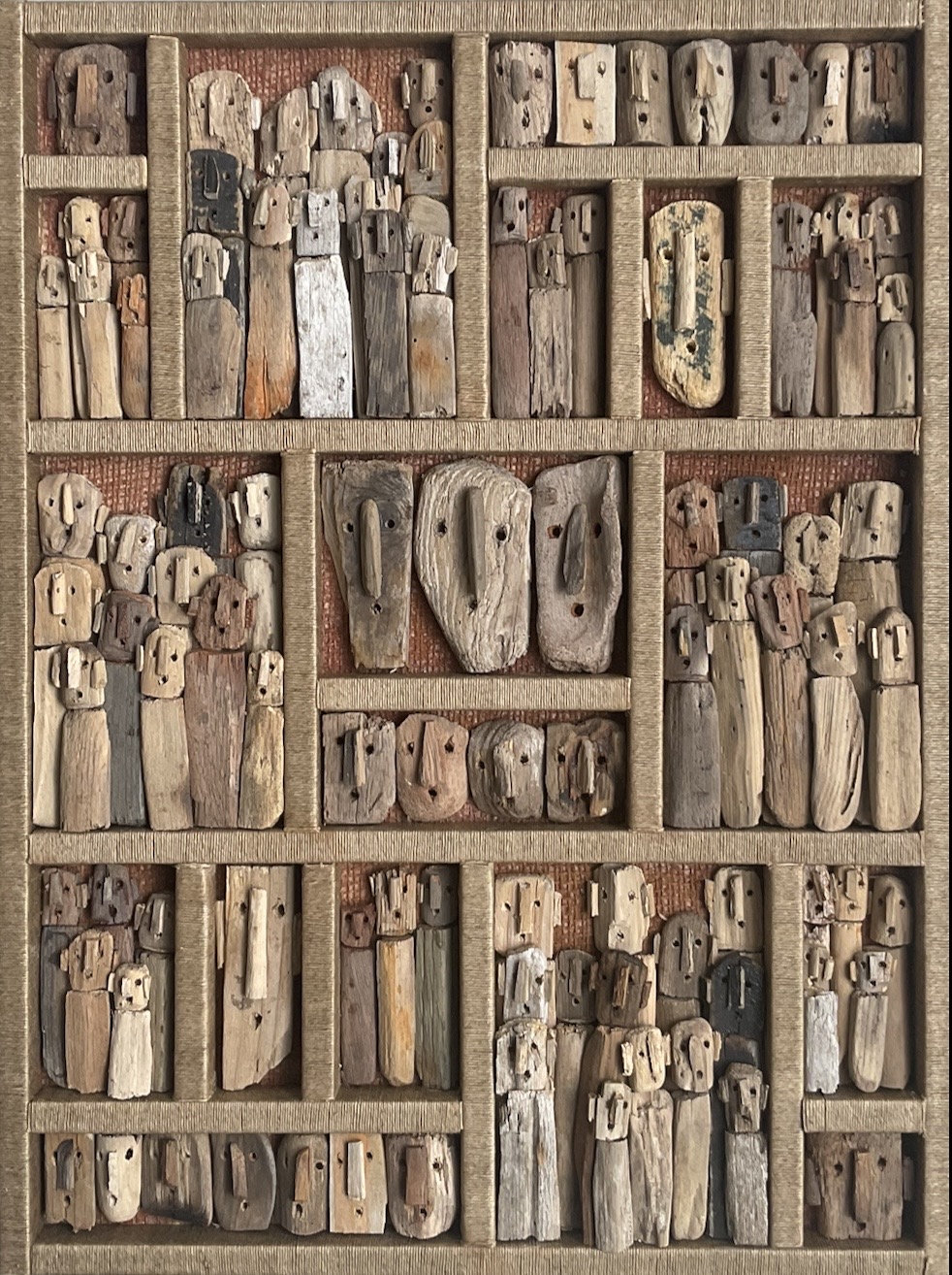 "Compartiments",
bois flotté, ficelle de lin, 40x54x4cm, 2026 © Marc Bourlier