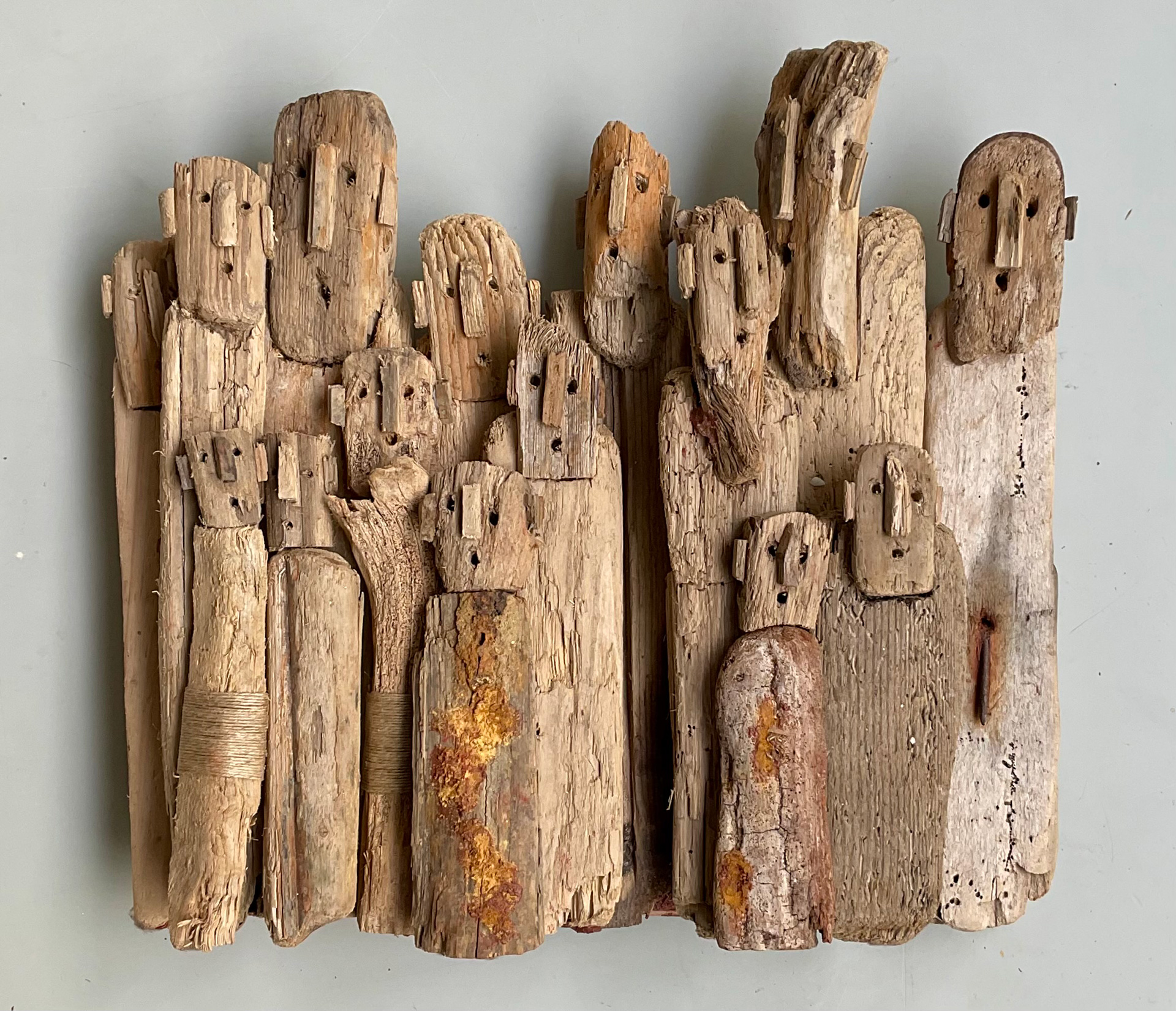 "Foule du 18 juin 2024",
bois flotté, 32x34x8cm, 2024 © Marc Bourlier
